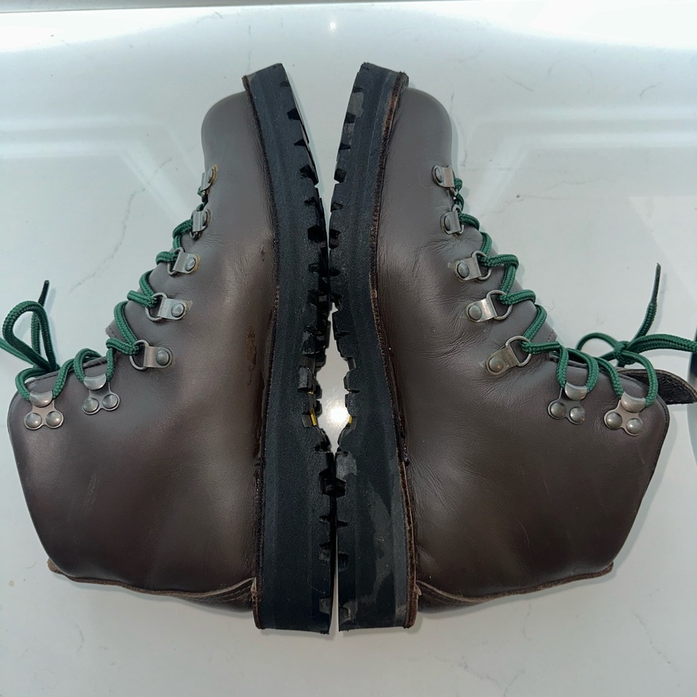 Danner Women’s Mountain Light II Brown - GORE-TEX